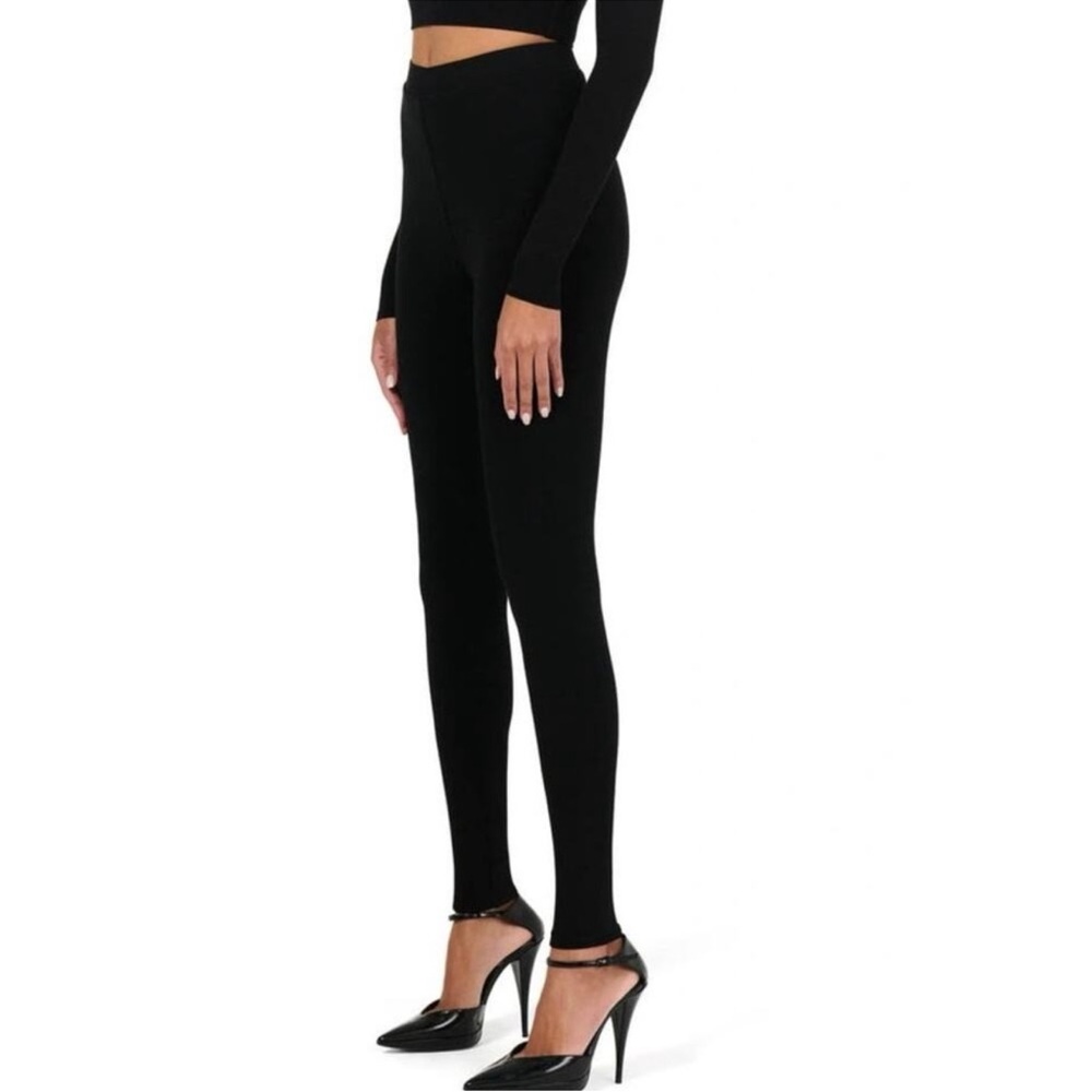 Naked Wardrobe Classic Black Leggings